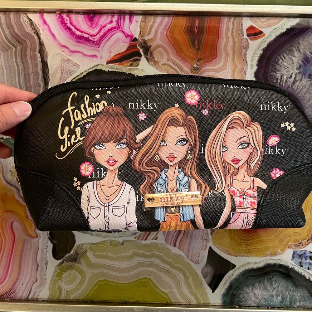 ❤️$4 flash sale 🚨
 Nicole Lee Black Cosmetic Bag with Fashion Trio Design